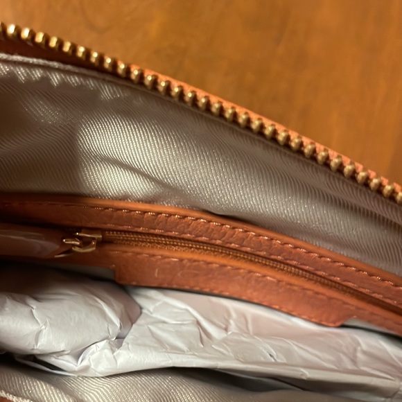 Lauren Conrad crossbody purse. NWT. See pics for cut out design on one side only - Picture 7 of 7